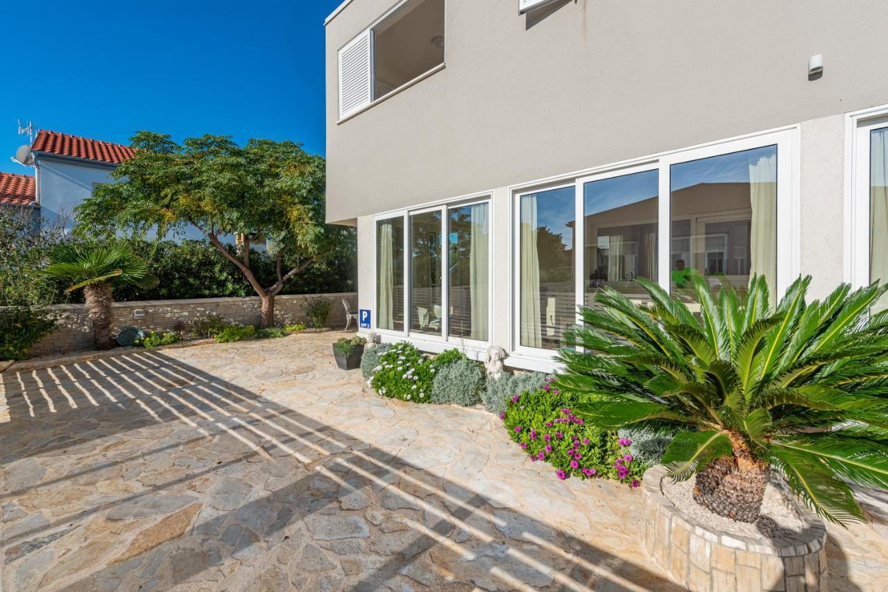 Hibiskus App1 Apartment Vir Ngoại thất bức ảnh
